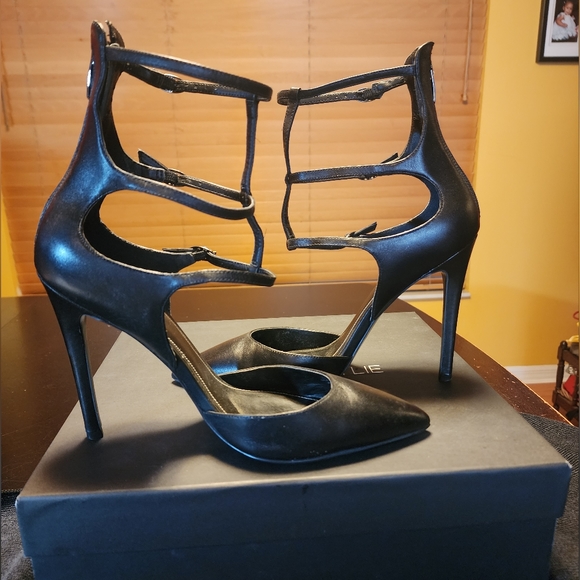 Kendall + Kylie Black Pumps - Picture 6 of 7